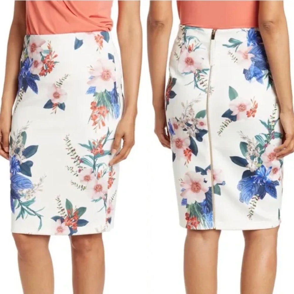 T Tahari Floral Print Slim Skirt In White Bouquet Floral Print